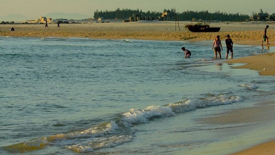 Quang Tri beach tourism recovers from environmental incident