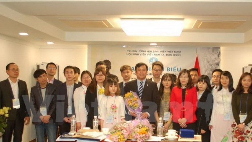 Vietnamese students in RoK hold sixth congress
