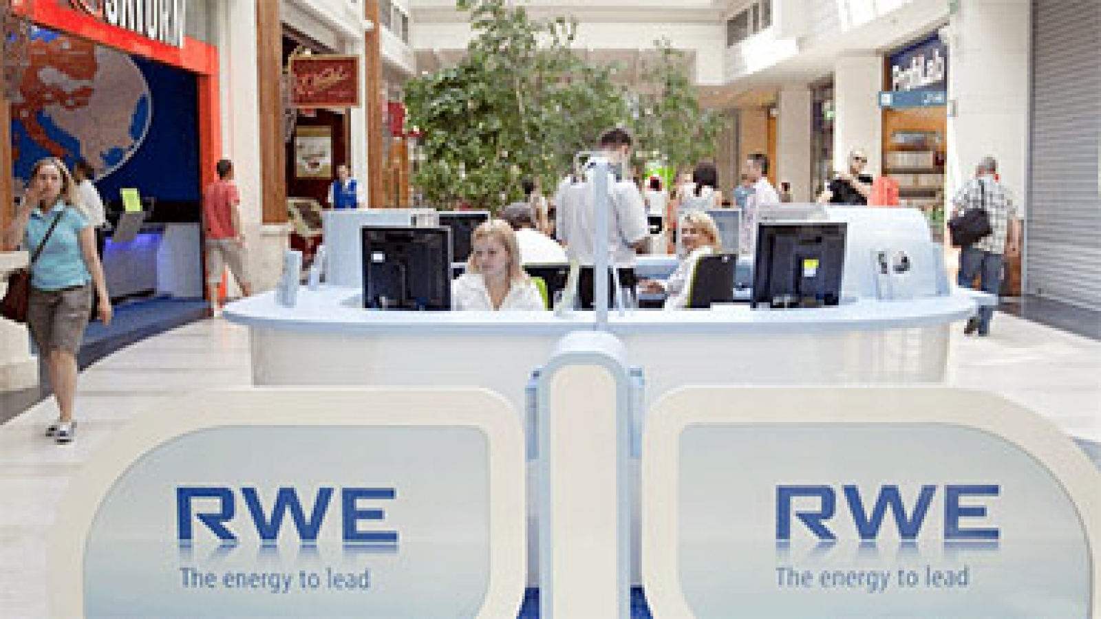 FPT strikes first M&A deal in Slovakia