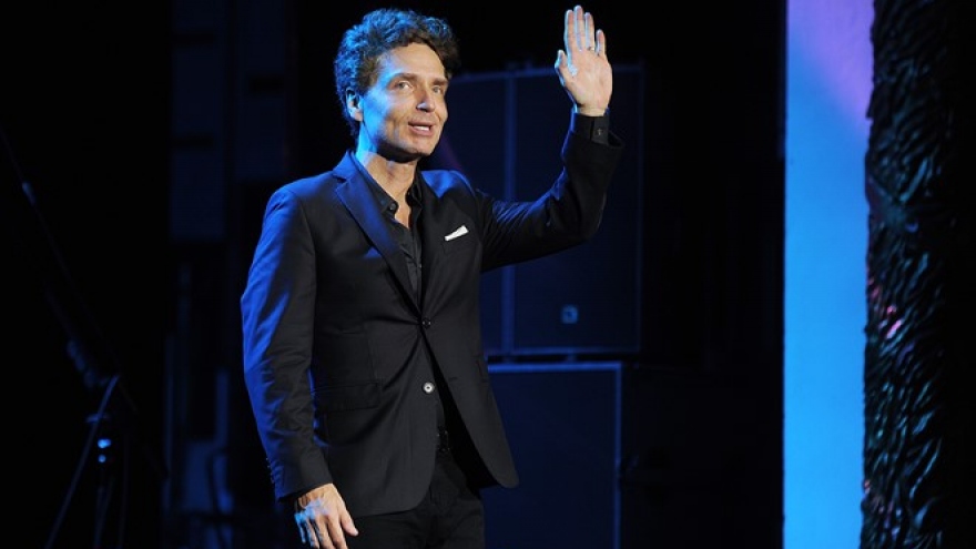 
        Richard Marx stirs up Hanoi Christmas Concert
                          
                      