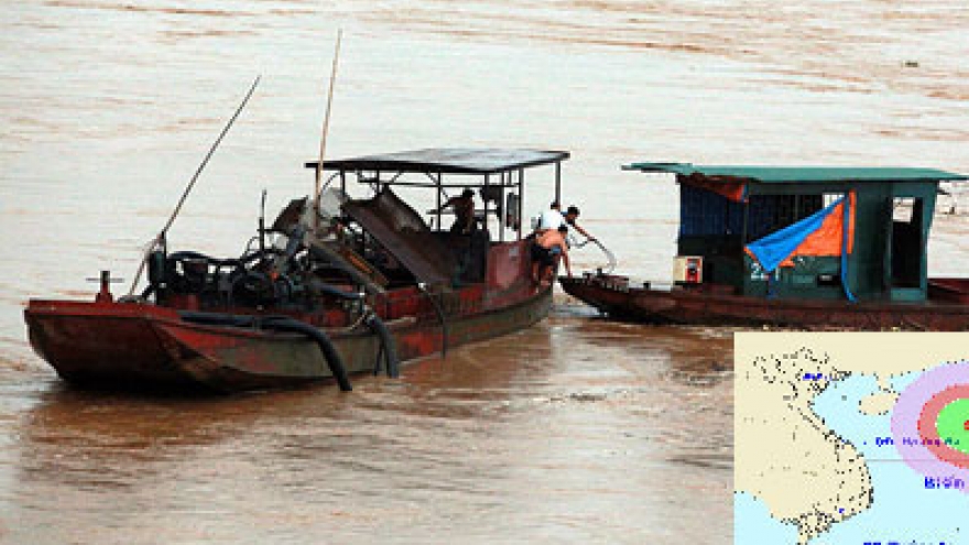 Dozens of boats swept away by heavy flood in Red River