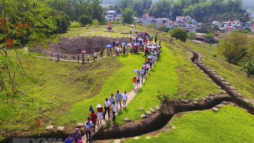 Relic, tourist sites in Dien Bien, Dak Lak crowded during holiday