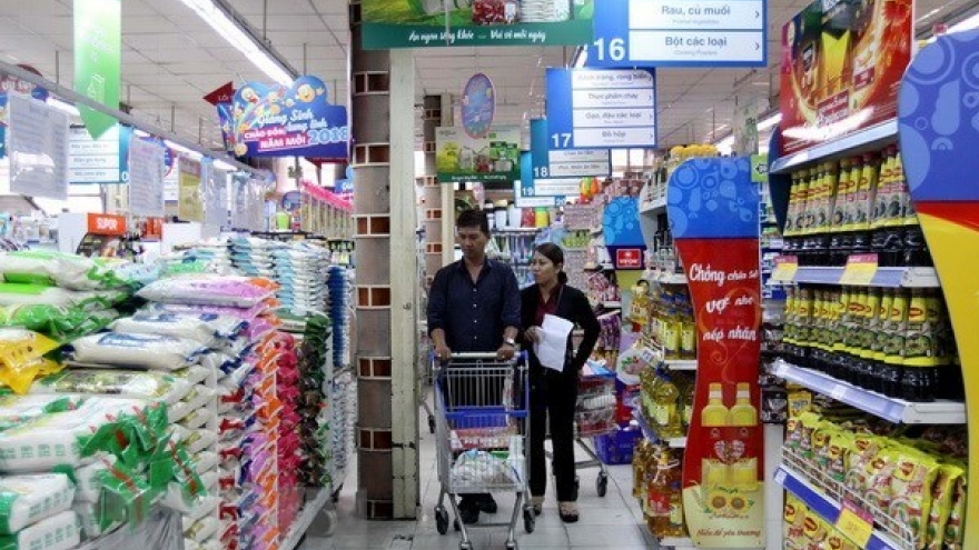 
        Retail sales, consumer service revenue rise 12 percent in Q1
                              