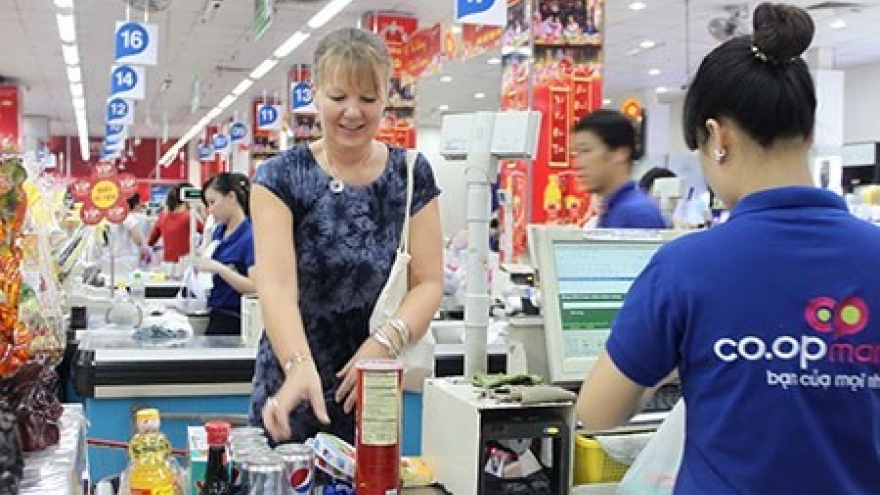 
        Retailers gearing up for global competition
                              