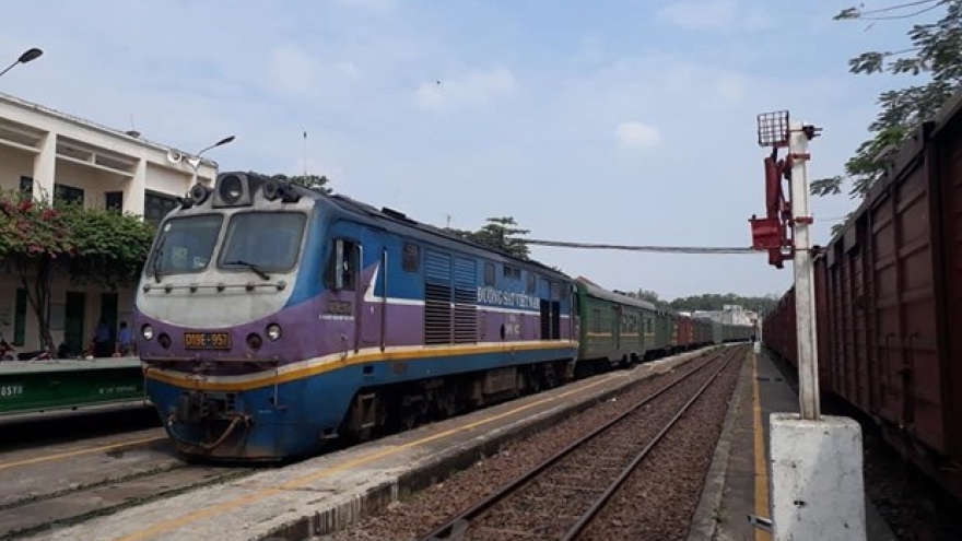 Vietnam Railways arranges more trains for Reunification Day holidays