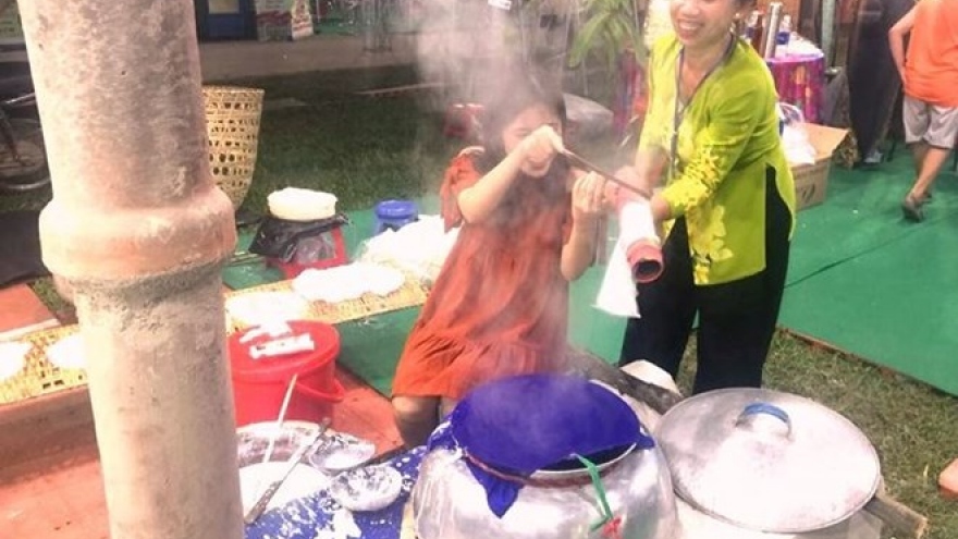 Rice paper festival opens in Tay Ninh