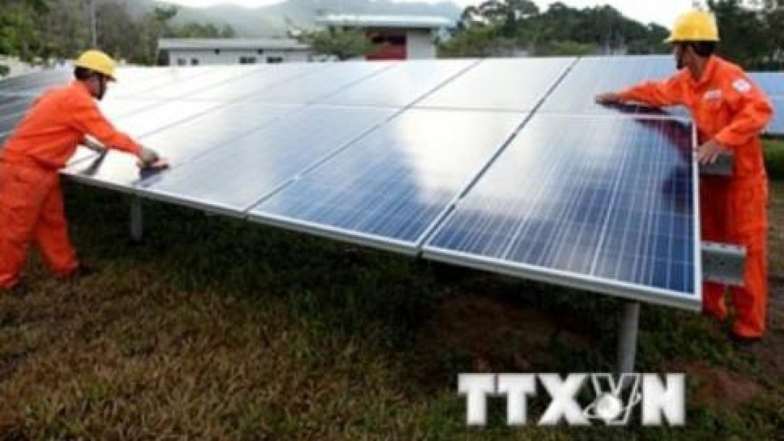 RoK group invests in solar power projects in Dak Nong