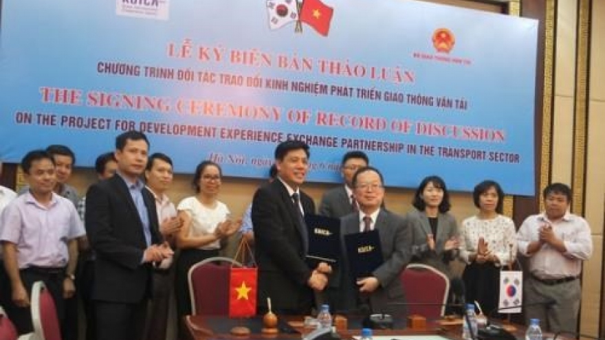 RoK supports Vietnam develop transport
