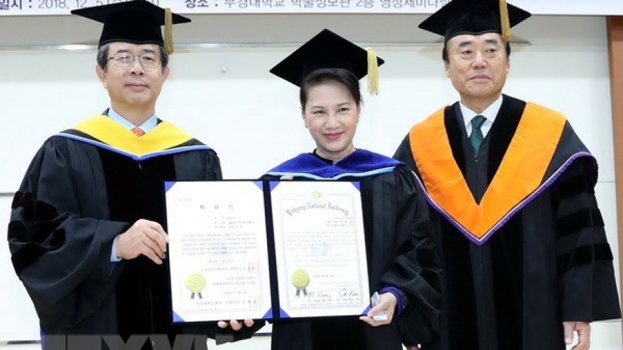 RoK’s Honorary Doctorate granted to Vietnamese NA Chairwoman