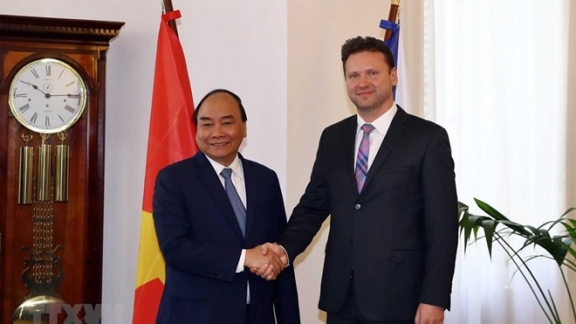 Vietnam greatly values ties with Czech Republic