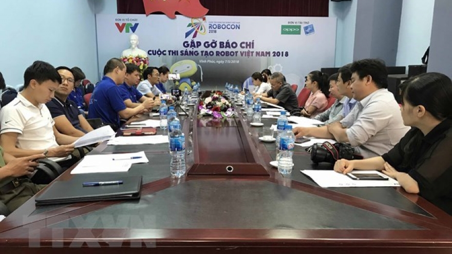Teams get ready for 2018 Vietnam Robocon’s final round