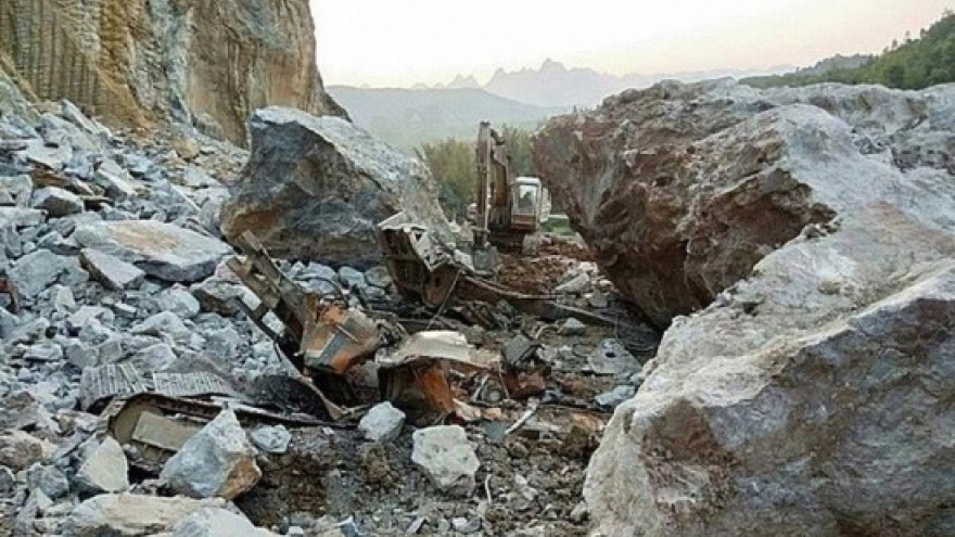 Two dead after rockfall in Cao Bang province
