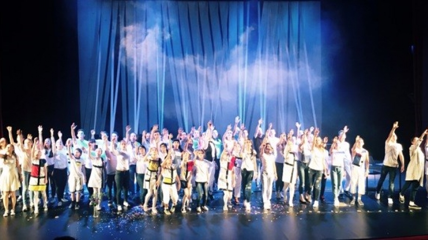 Vietnamese children perform in int’l opera in Russia