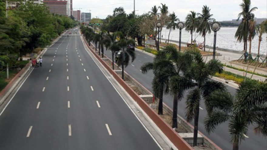 Philippines: suspected bomb found near US Embassy in Manila