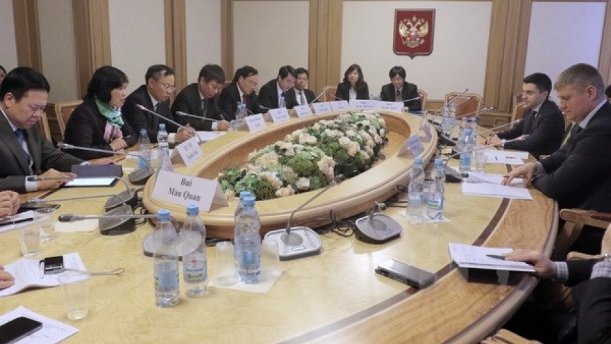 Vietnam boosts external relations with Russia