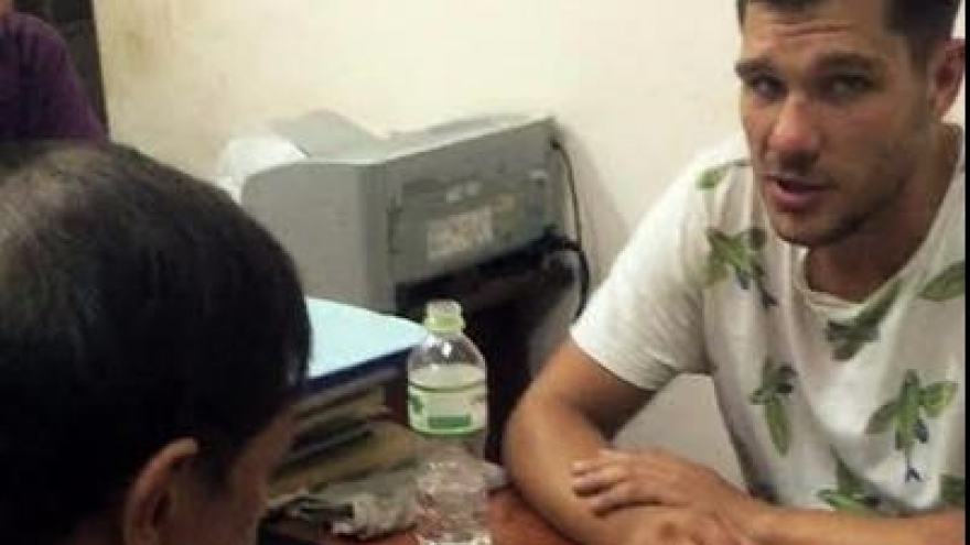 Russian man arrested for stealing phone at HCM City restaurant