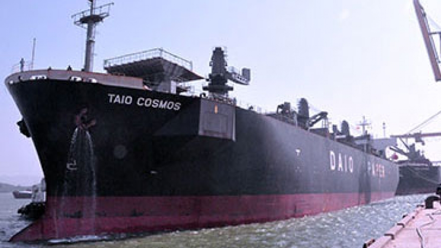 Three foreign ships land in Quang Ninh in the new year