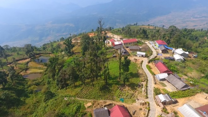 Primitive landscape turns mountainous village into tourist site