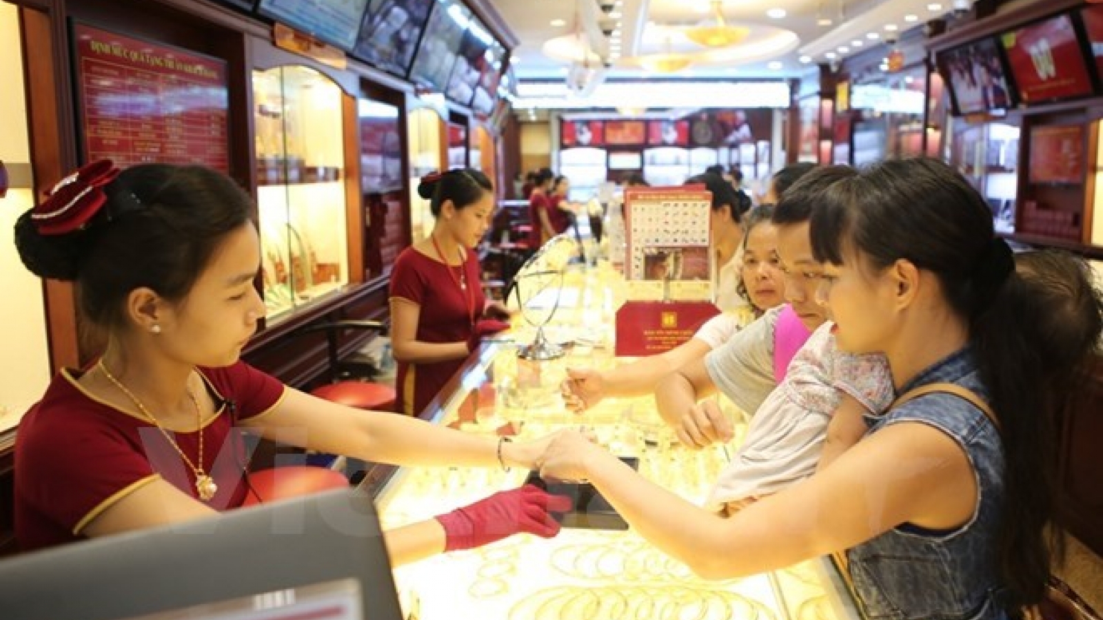 SJC launches jewellery display week