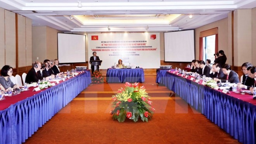 
        Vietnamese, German parties hold dialogue on SMEs
                              