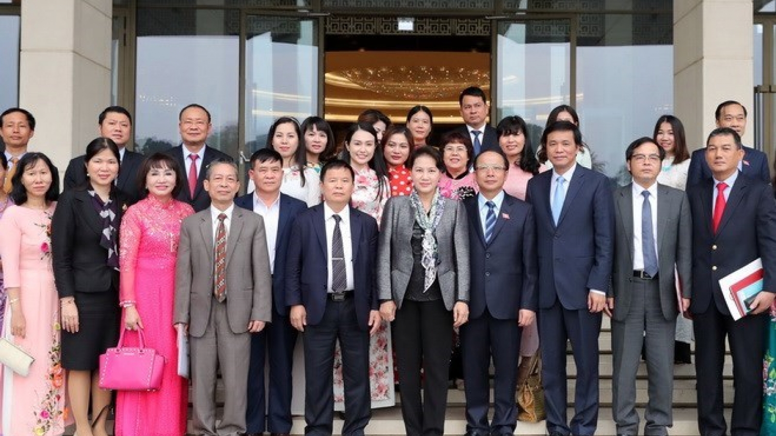 Top legislator: SMEs - momentum of national economy