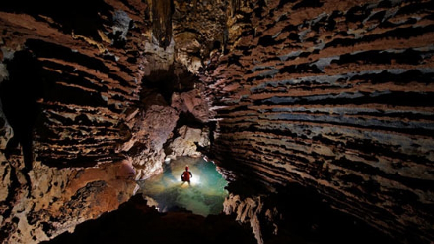 Trial tours of world's largest cave to be launched 
