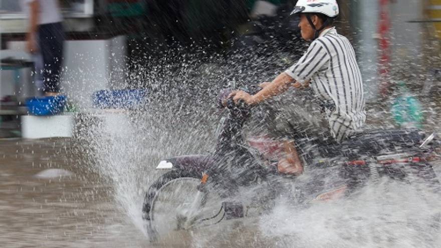 Saigon in rainy season in foreigner’s eyes