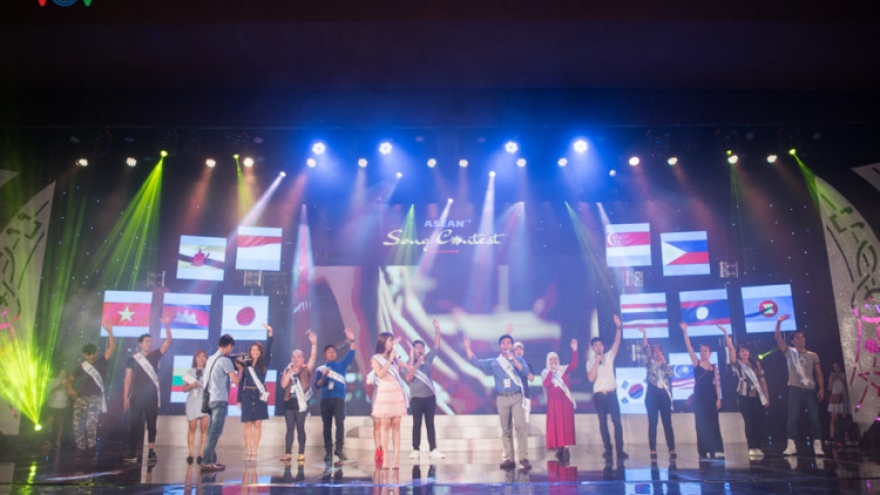 Songsters line up for tonight’s semi finals