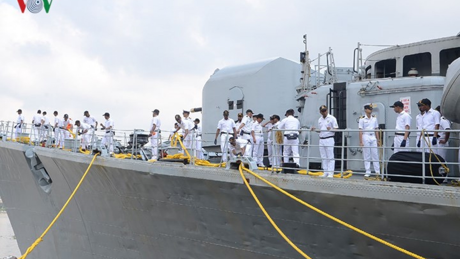 Indian navy ship visits Vietnam