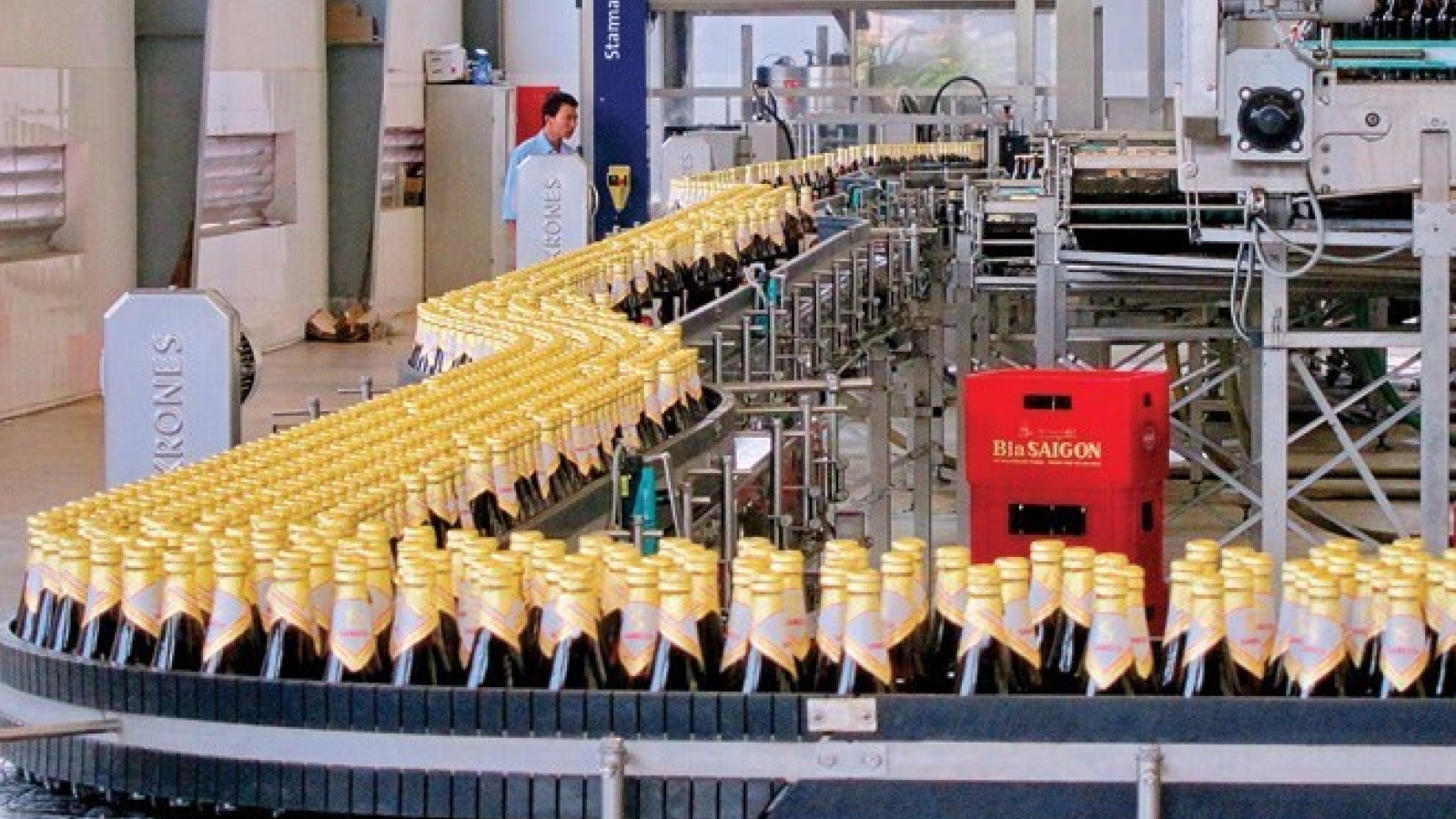State to divest capital from Sabeco, Habeco via open tenders