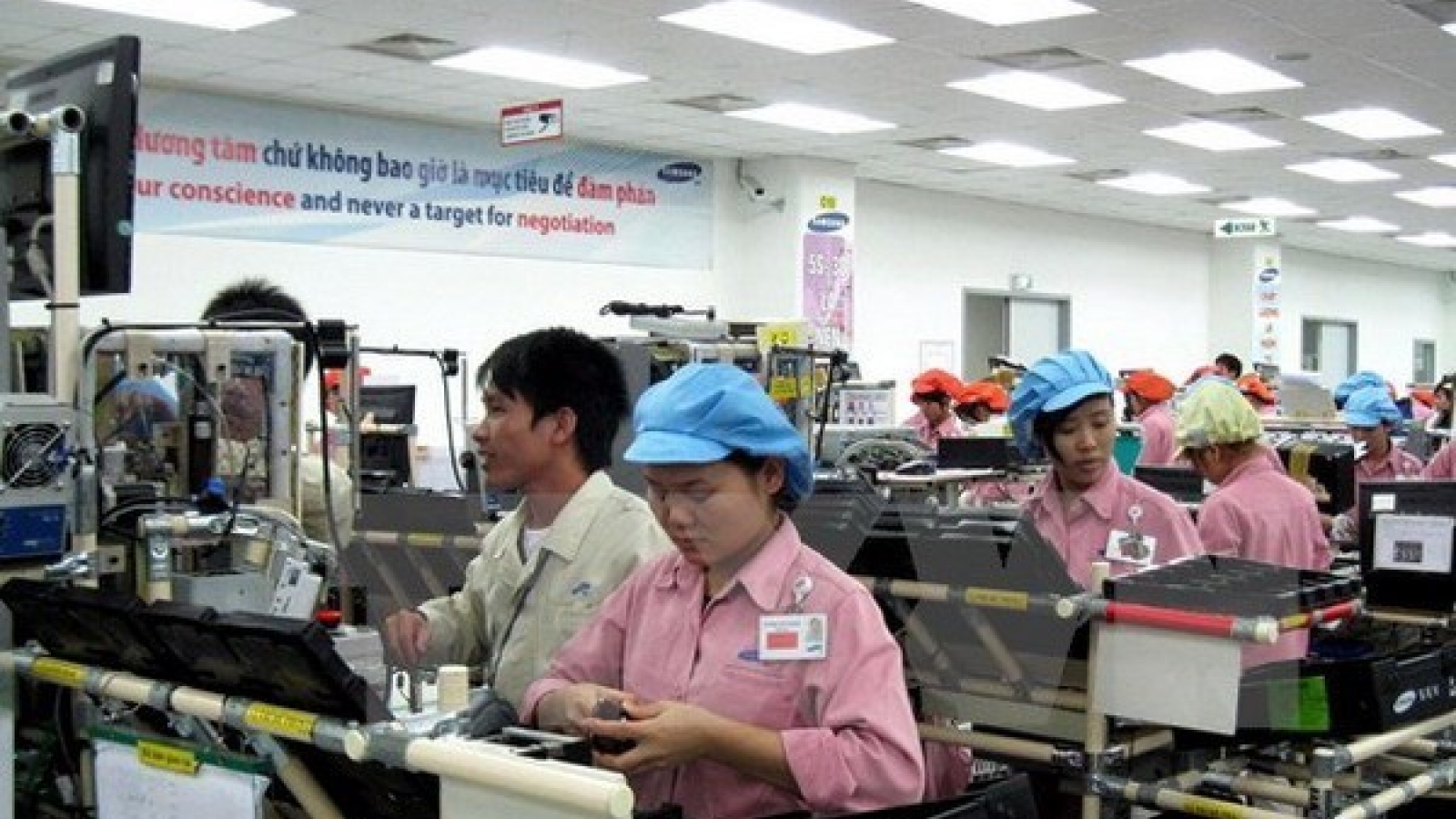 Samsung to seek more Vietnamese vendors in 2017