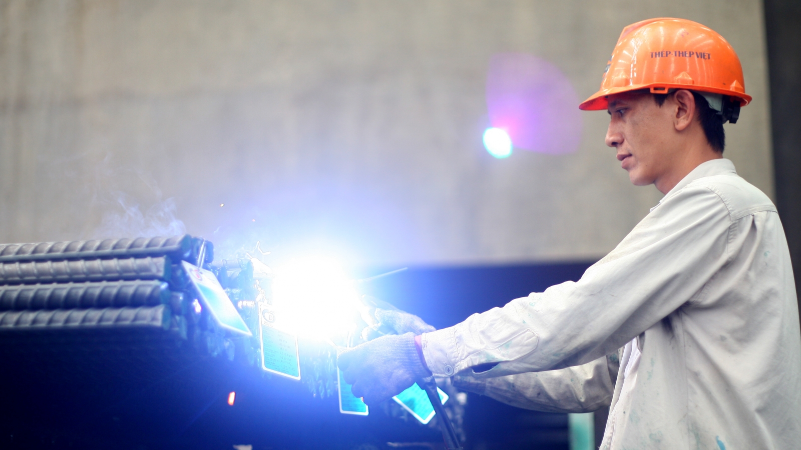 Enterprises plagued by unclear tax and fee regulations