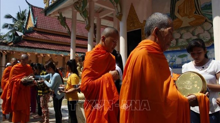 Khmer community in Hau Giang, Soc Trang celebrate Sene Dolta festival