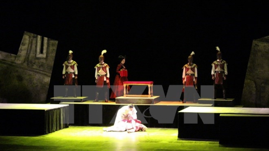Singaporeans hail Shakespeare’s Hamlet of Vietnamese artists