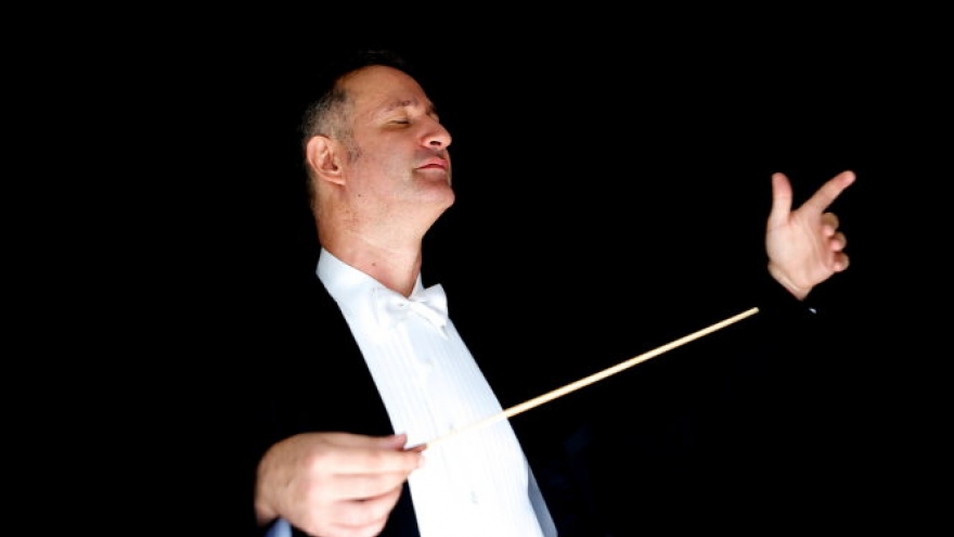 Israeli conductor to come back for concert on November 19
