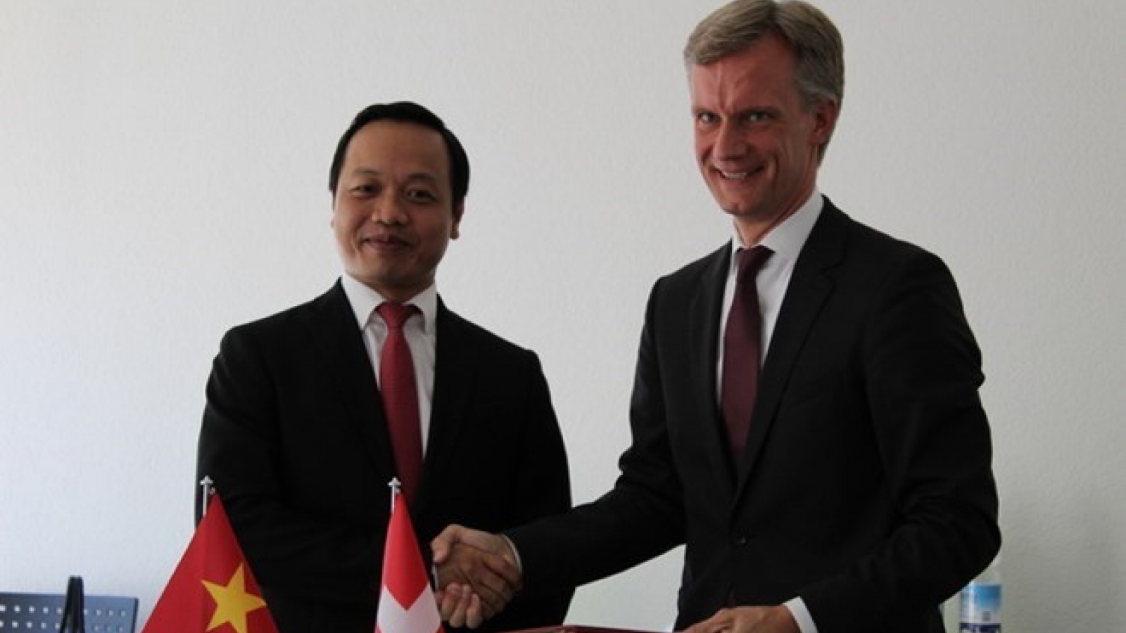Vietnam, Switzerland share law building experience