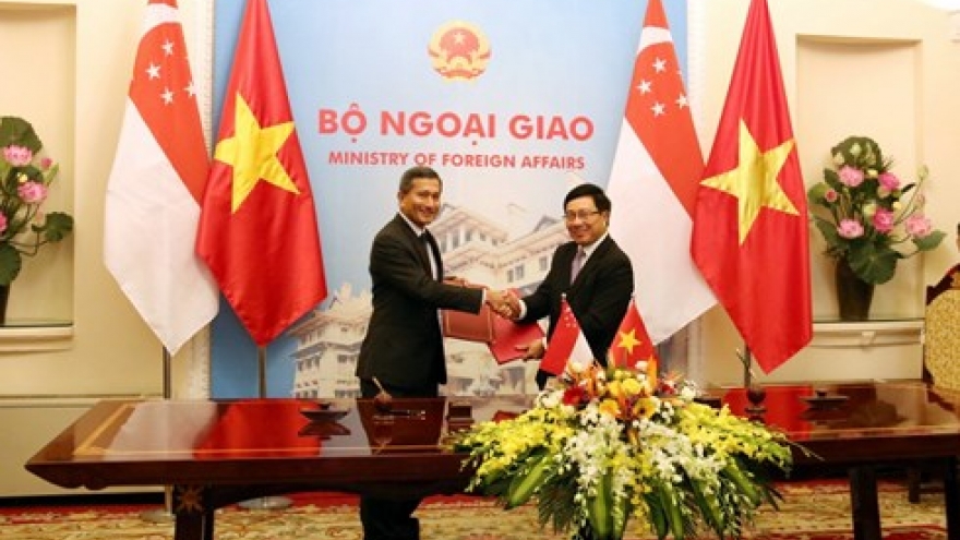 Vietnam, Singapore closer than ever after 45 years of ties