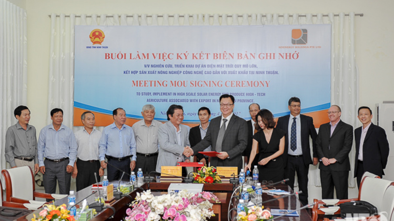 SHS Holdings signs MOU to develop solar farm in Vietnam