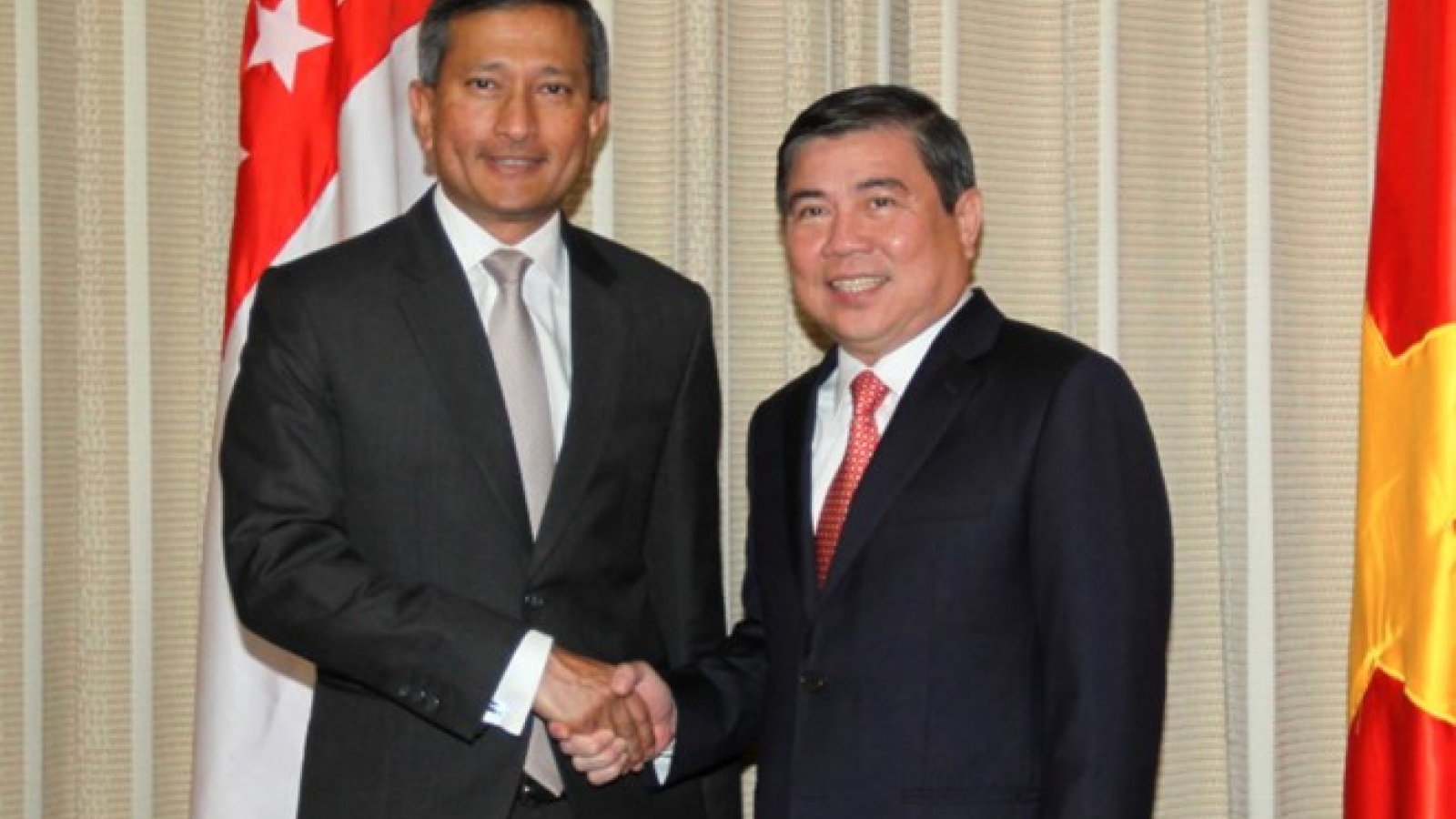 HCM City, Singapore share experience in smart city building