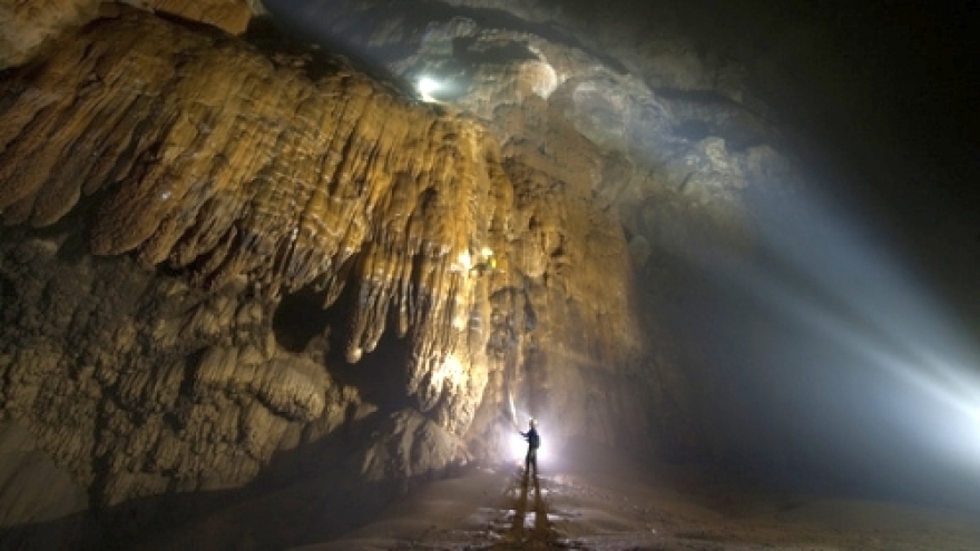 Amazing video clips reveal incredible beauty of the world’s largest cave