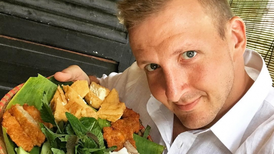 ​Would you dare eat ‘scary’ Vietnamese foods with Sonny Side?
