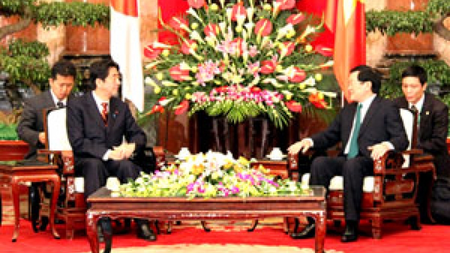 Japanese PM concludes Vietnam visit