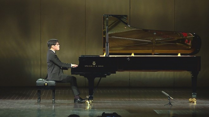 Overseas Vietnamese pianist held solo concert in Vietnam