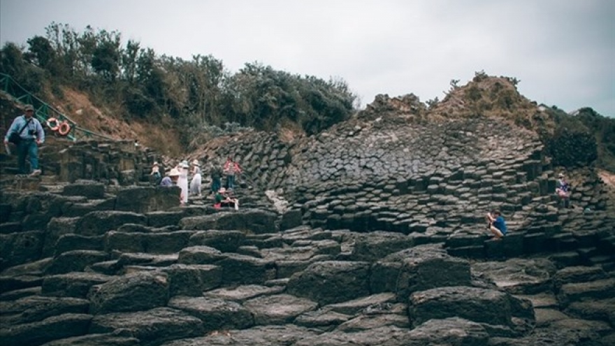 Stone formation discovered in central Phu Yen province