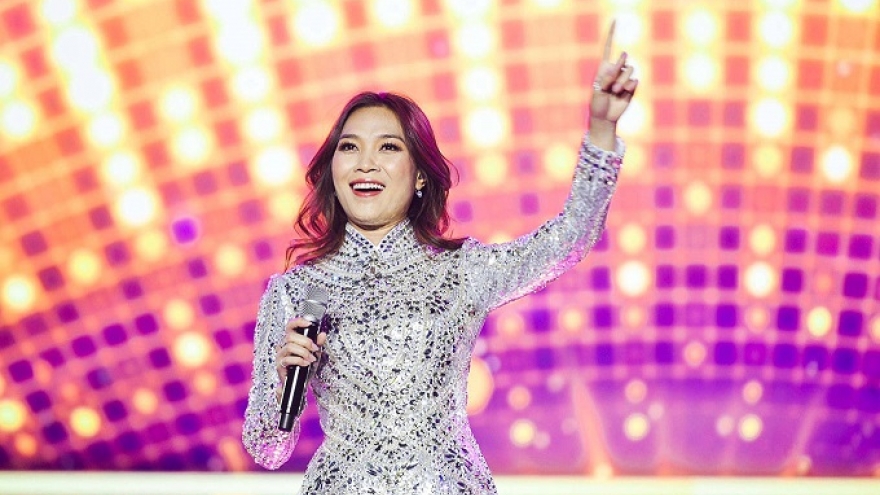 Vietnamese diva My Tam performs live to full house RoK