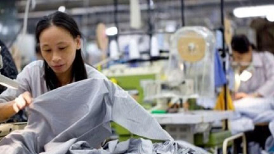 Leading shirt-maker shifts to Vietnam