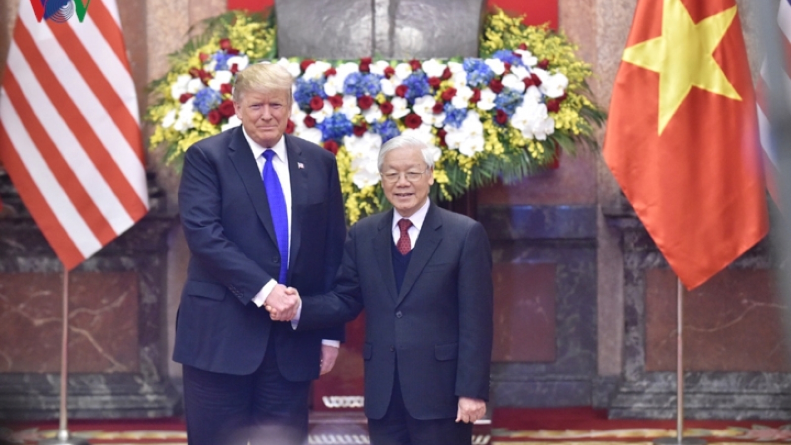 Top Vietnamese leader welcomes US President Donald Trump