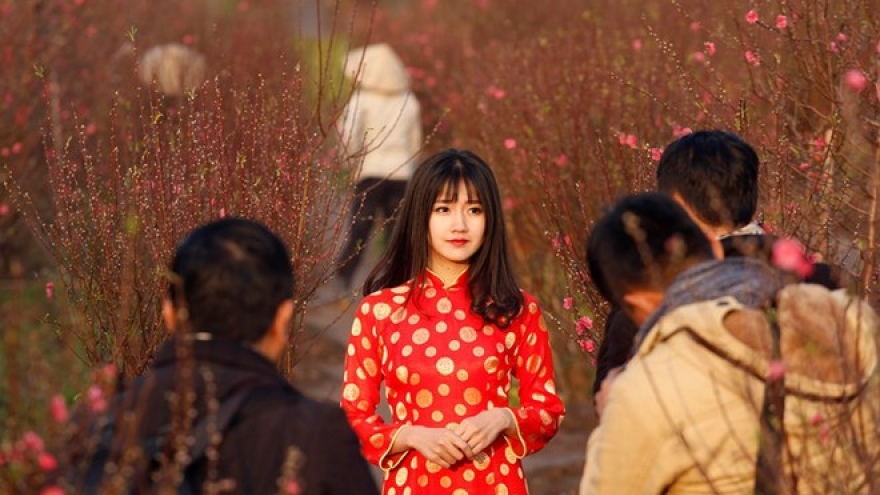 Vietnam weighs record-long Lunar New Year break