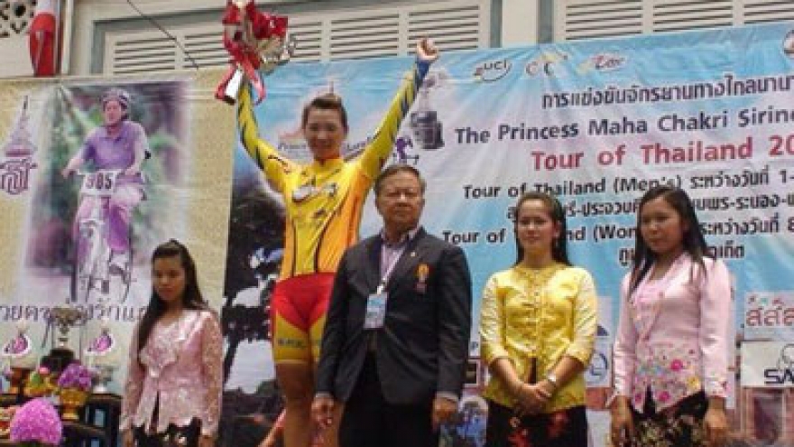 Thuy Dung wins yellow jersey in Thailand