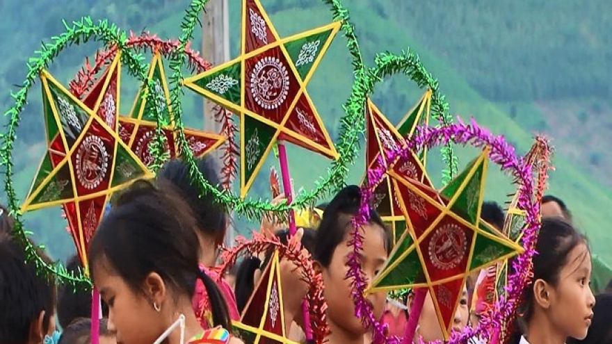 Son La hosts mid-autumn festival for ethnic children